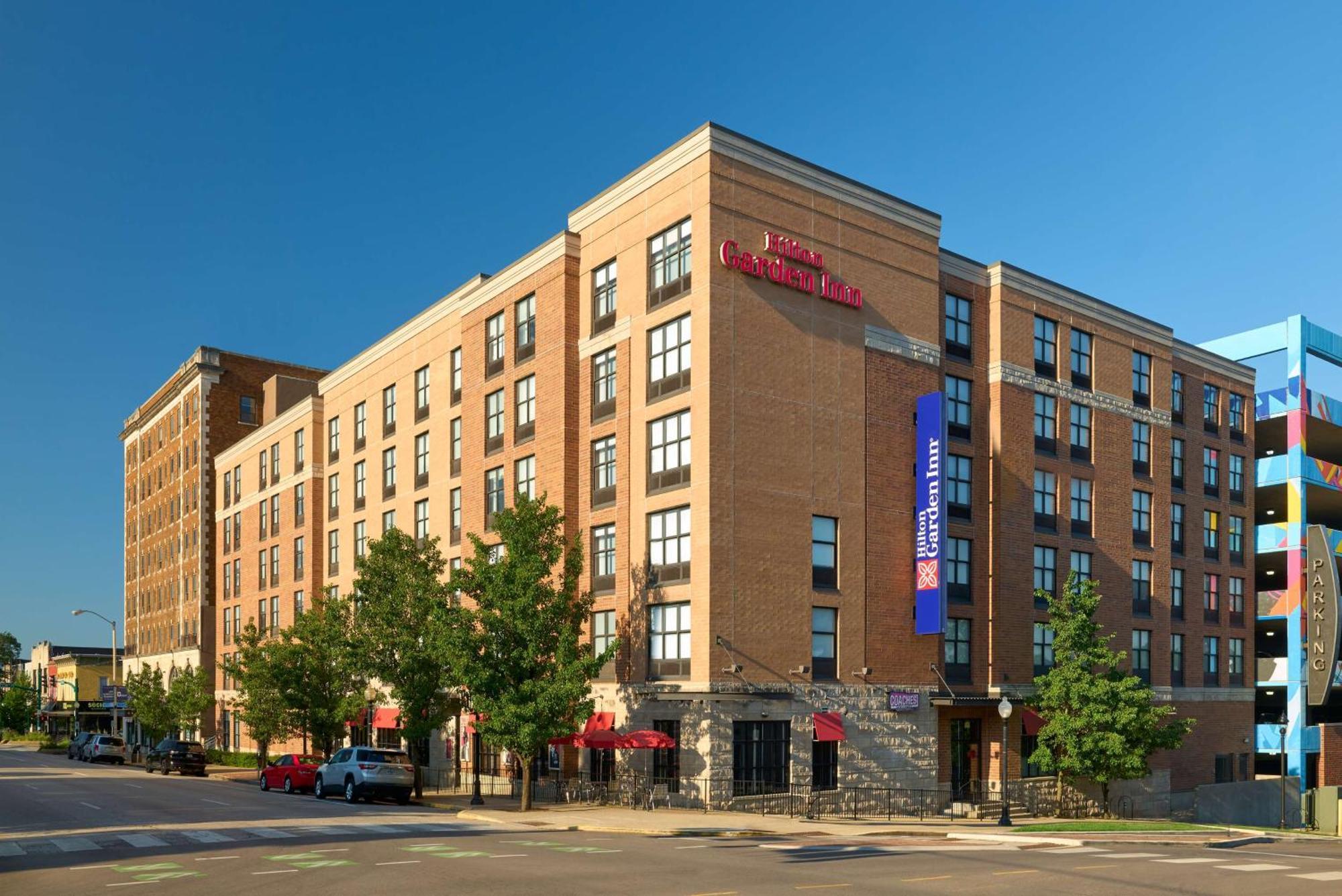 Hilton Garden Inn Bloomington Exterior photo